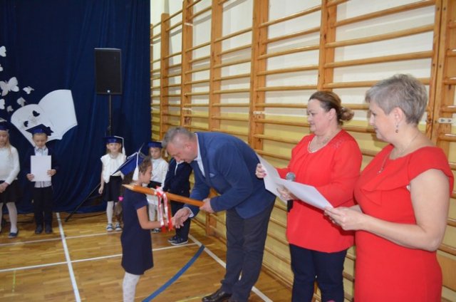 https://szkolaborowno.pl/images/phocagallery/dzien_edukacji_17/thumbs/phoca_thumb_l_dsc_0121.jpg