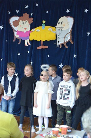https://szkolaborowno.pl/images/phocagallery/dzien_seniora/thumbs/phoca_thumb_l_dsc_0096.jpg