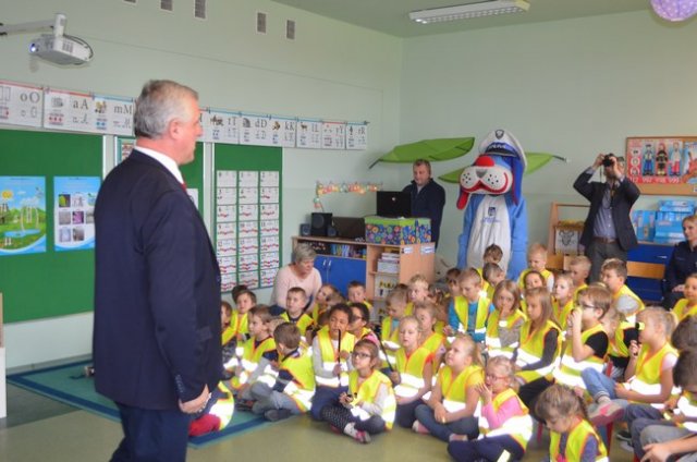 https://szkolaborowno.pl/images/phocagallery/sznupek/thumbs/phoca_thumb_l_dsc_0046.jpg